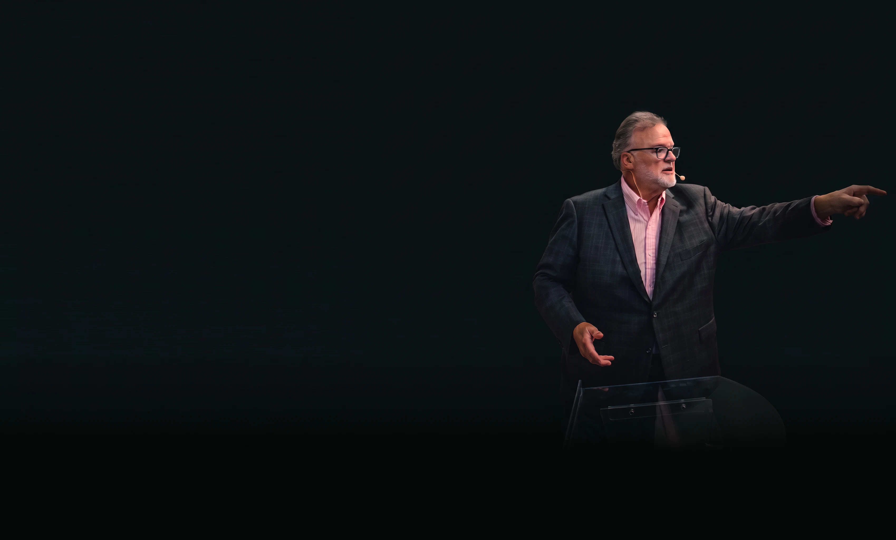 Andrew Meldrum speaking to an audience